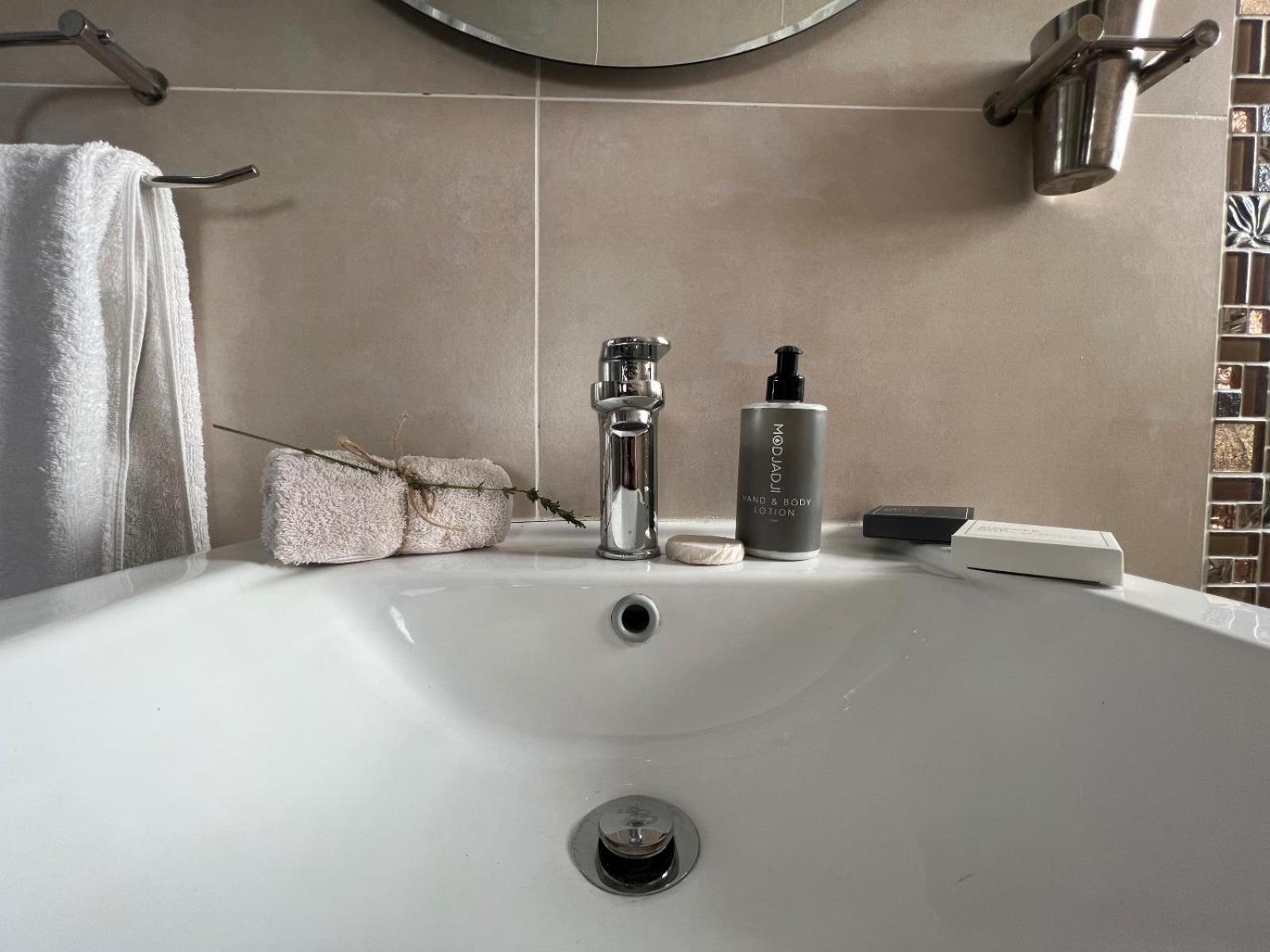 Kalashe Bed & Breakfast East London Room photo